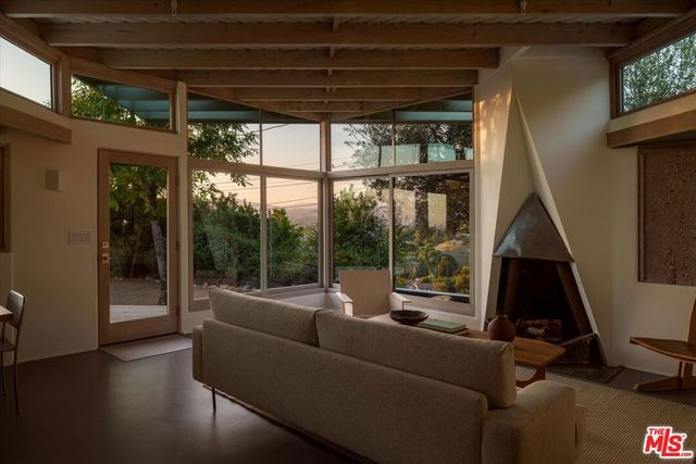 2083 Hanscom Drive, South Pasadena, CA 91030
