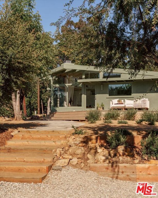 2083 Hanscom Drive, South Pasadena, CA 91030
