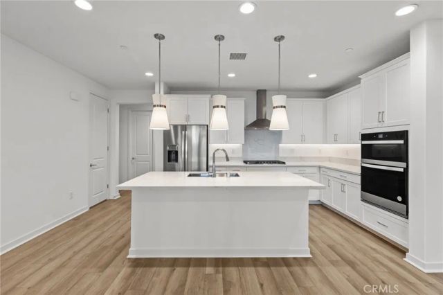 137 Culture, Irvine, CA 92618