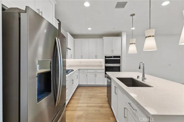 137 Culture, Irvine, CA 92618