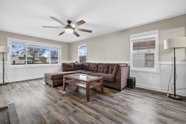 11220 11th AVENUE, Pleasant Prairie, WI 53158