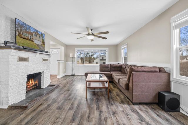 11220 11th AVENUE, Pleasant Prairie, WI 53158