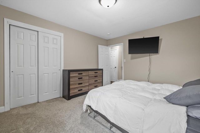 11220 11th AVENUE, Pleasant Prairie, WI 53158