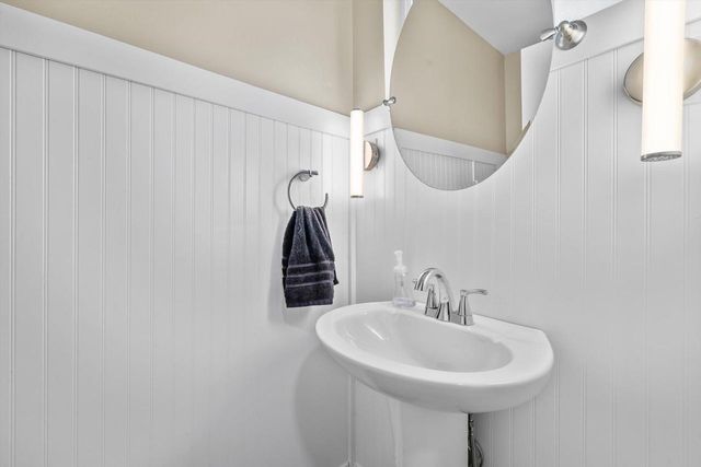 11220 11th AVENUE, Pleasant Prairie, WI 53158