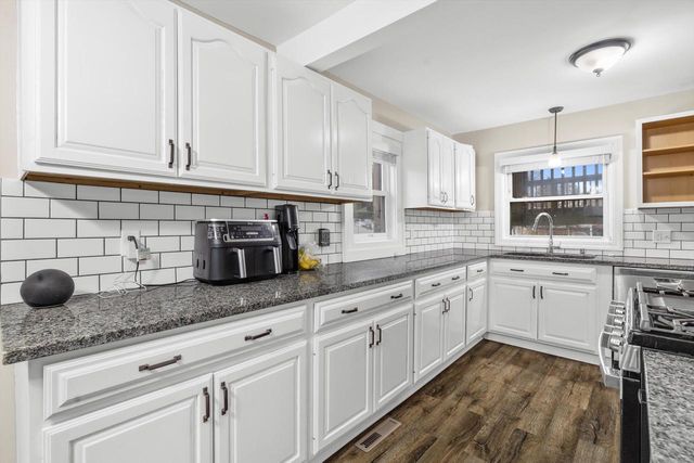 11220 11th AVENUE, Pleasant Prairie, WI 53158