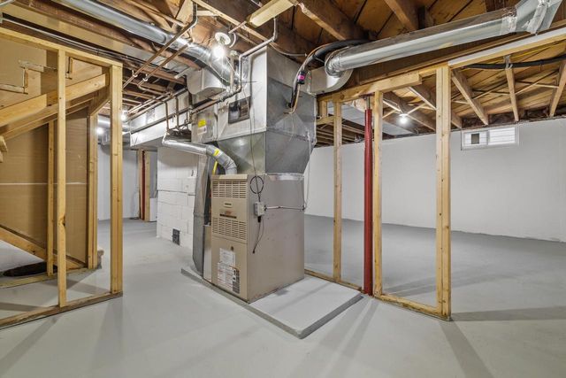 11220 11th AVENUE, Pleasant Prairie, WI 53158