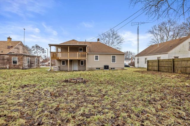 11220 11th AVENUE, Pleasant Prairie, WI 53158