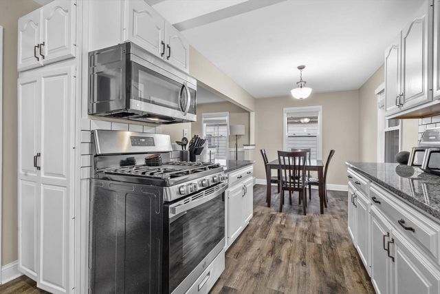 11220 11th AVENUE, Pleasant Prairie, WI 53158