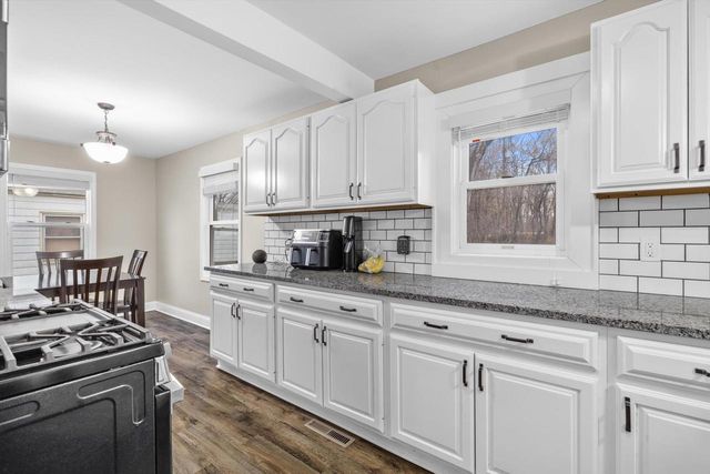 11220 11th AVENUE, Pleasant Prairie, WI 53158