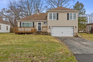 11220 11th AVENUE, Pleasant Prairie, WI 53158