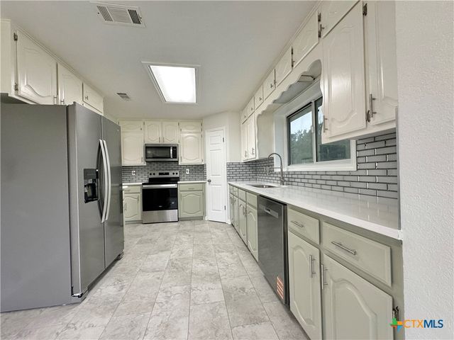 553 Lonesome Oak Drive, Copperas Cove, TX 76522