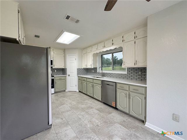 553 Lonesome Oak Drive, Copperas Cove, TX 76522