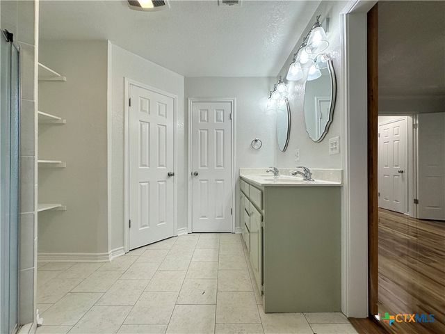 553 Lonesome Oak Drive, Copperas Cove, TX 76522