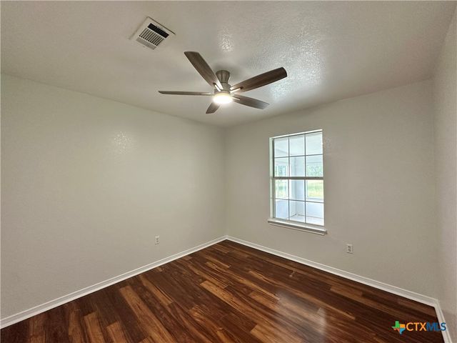 553 Lonesome Oak Drive, Copperas Cove, TX 76522