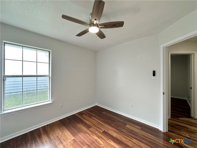 553 Lonesome Oak Drive, Copperas Cove, TX 76522