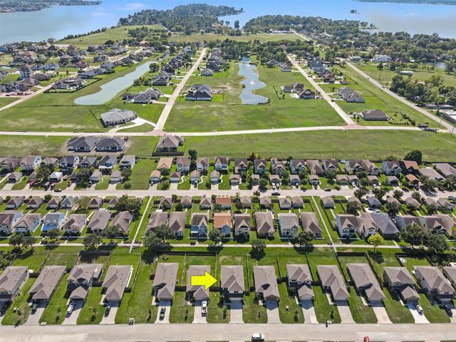 11135 N Lake Mist Lane, Willis, TX 77318