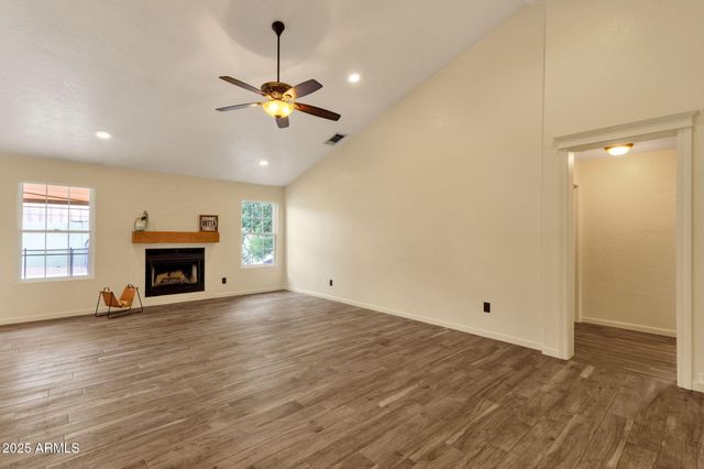 4560 E SUNRISE Drive, Phoenix, AZ 85044