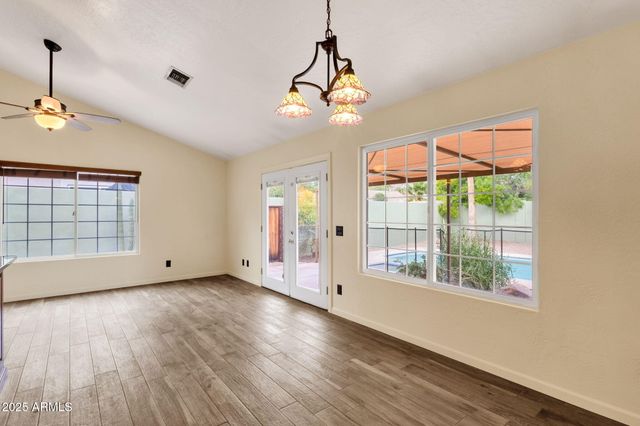 4560 E SUNRISE Drive, Phoenix, AZ 85044