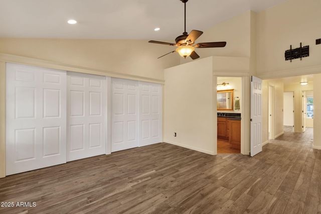 4560 E SUNRISE Drive, Phoenix, AZ 85044