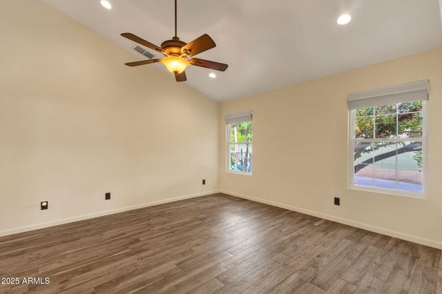 4560 E SUNRISE Drive, Phoenix, AZ 85044