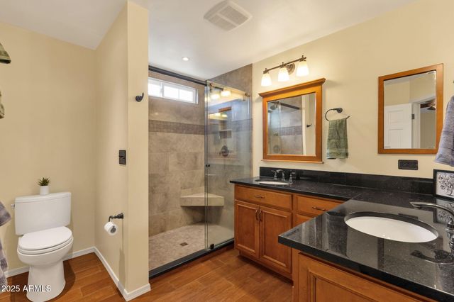 4560 E SUNRISE Drive, Phoenix, AZ 85044