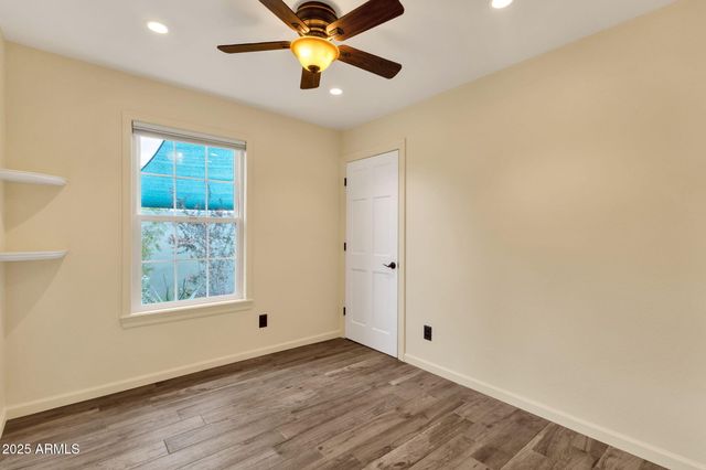 4560 E SUNRISE Drive, Phoenix, AZ 85044