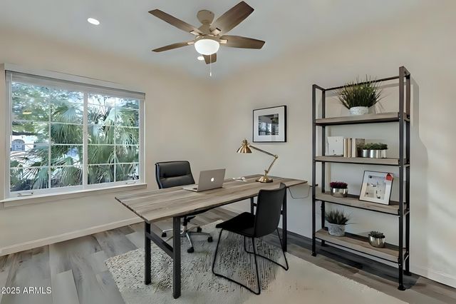 4560 E SUNRISE Drive, Phoenix, AZ 85044