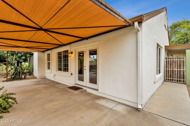 4560 E SUNRISE Drive, Phoenix, AZ 85044