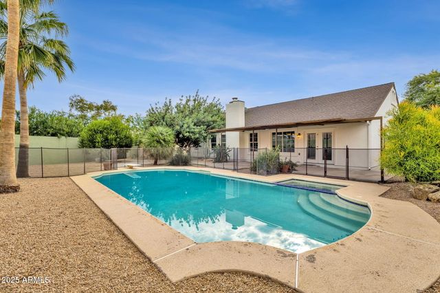 4560 E SUNRISE Drive, Phoenix, AZ 85044