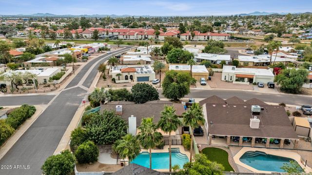 4560 E SUNRISE Drive, Phoenix, AZ 85044