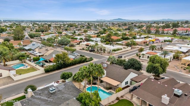 4560 E SUNRISE Drive, Phoenix, AZ 85044
