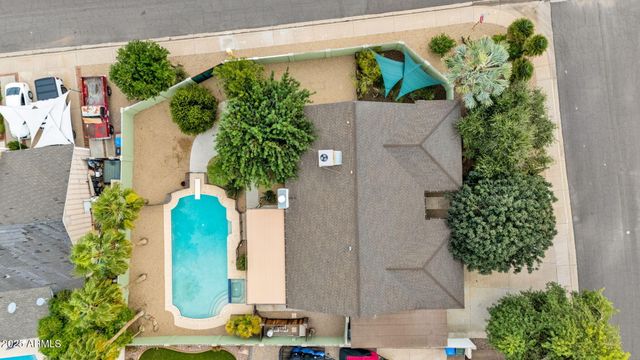 4560 E SUNRISE Drive, Phoenix, AZ 85044