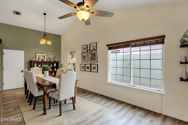 4560 E SUNRISE Drive, Phoenix, AZ 85044