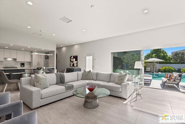 1062 Hunter Drive, Palm Springs, CA 92262