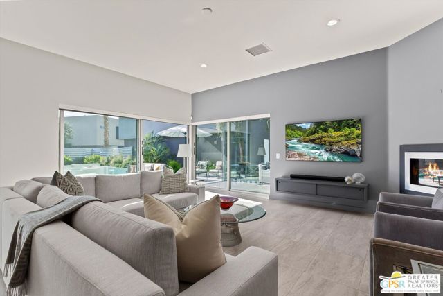 1062 Hunter Drive, Palm Springs, CA 92262