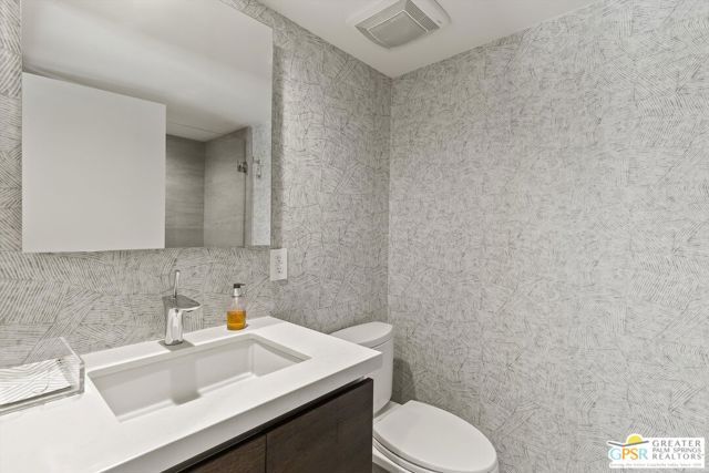 1062 Hunter Drive, Palm Springs, CA 92262