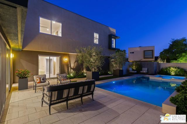 1062 Hunter Drive, Palm Springs, CA 92262