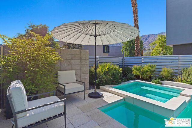 1062 Hunter Drive, Palm Springs, CA 92262