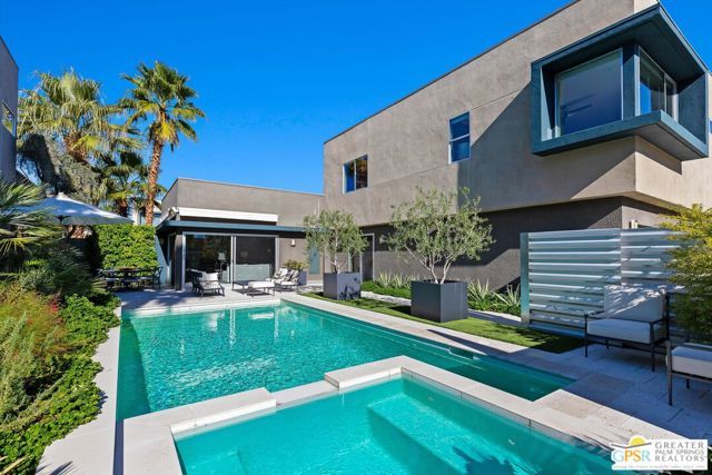 1062 Hunter Drive, Palm Springs, CA 92262