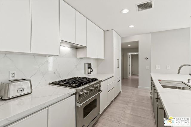 1062 Hunter Drive, Palm Springs, CA 92262