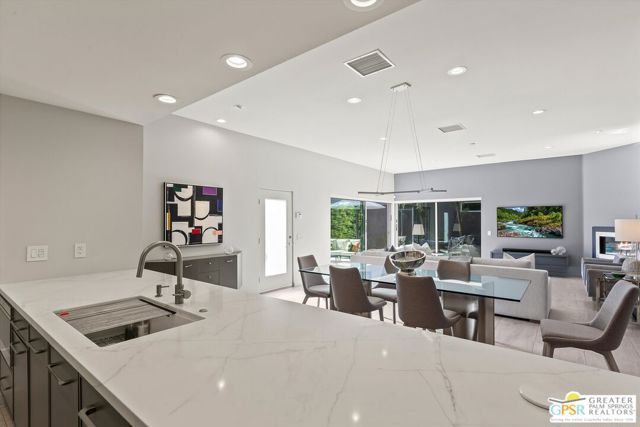 1062 Hunter Drive, Palm Springs, CA 92262