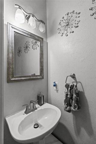 10902 Spruce Drive N, La Porte, TX 77571