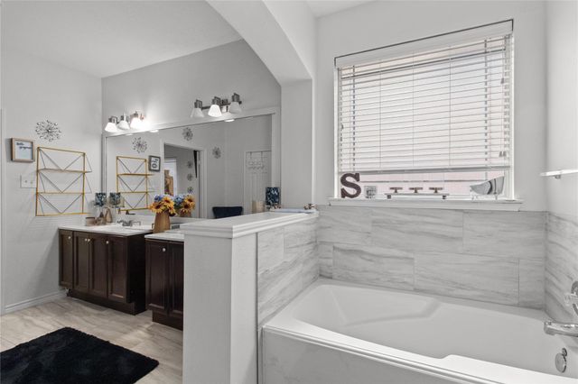 10902 Spruce Drive N, La Porte, TX 77571