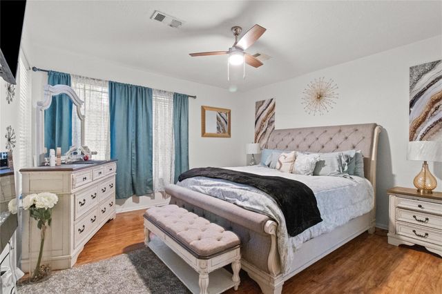 10902 Spruce Drive N, La Porte, TX 77571