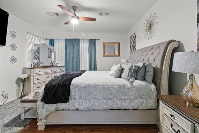 10902 Spruce Drive N, La Porte, TX 77571