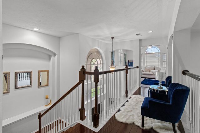 10902 Spruce Drive N, La Porte, TX 77571