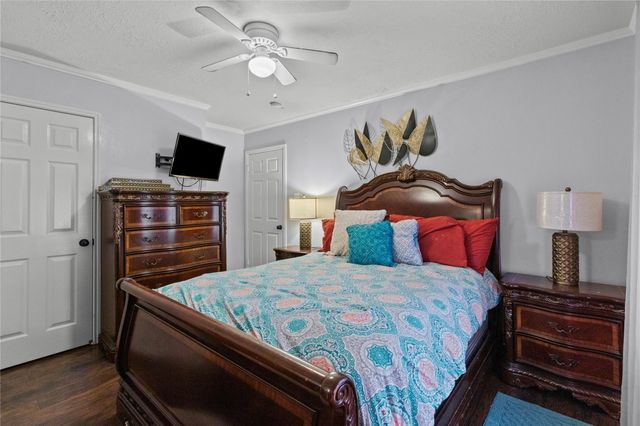 10902 Spruce Drive N, La Porte, TX 77571