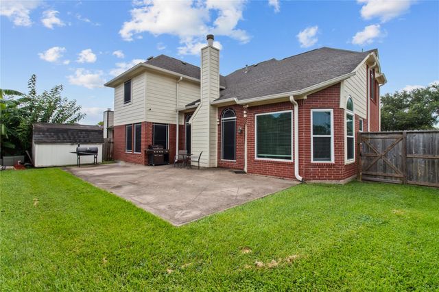 10902 Spruce Drive N, La Porte, TX 77571