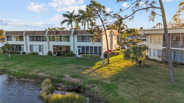 7193 W COUNTRY CLUB DRIVE N 140, Sarasota, FL 34243