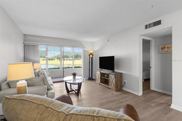 7193 W COUNTRY CLUB DRIVE N 140, Sarasota, FL 34243